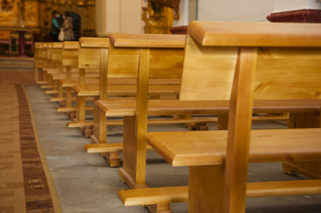 Bancos para iglesia - Imagen 5